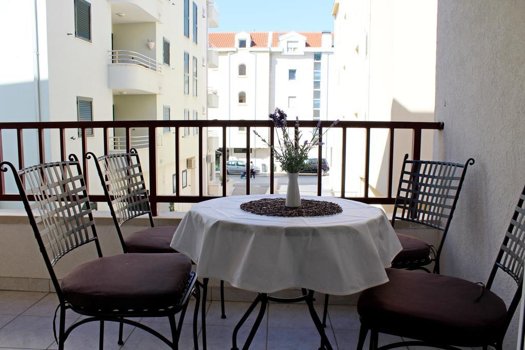 Apartment Beachfront Makarska Exterior photo